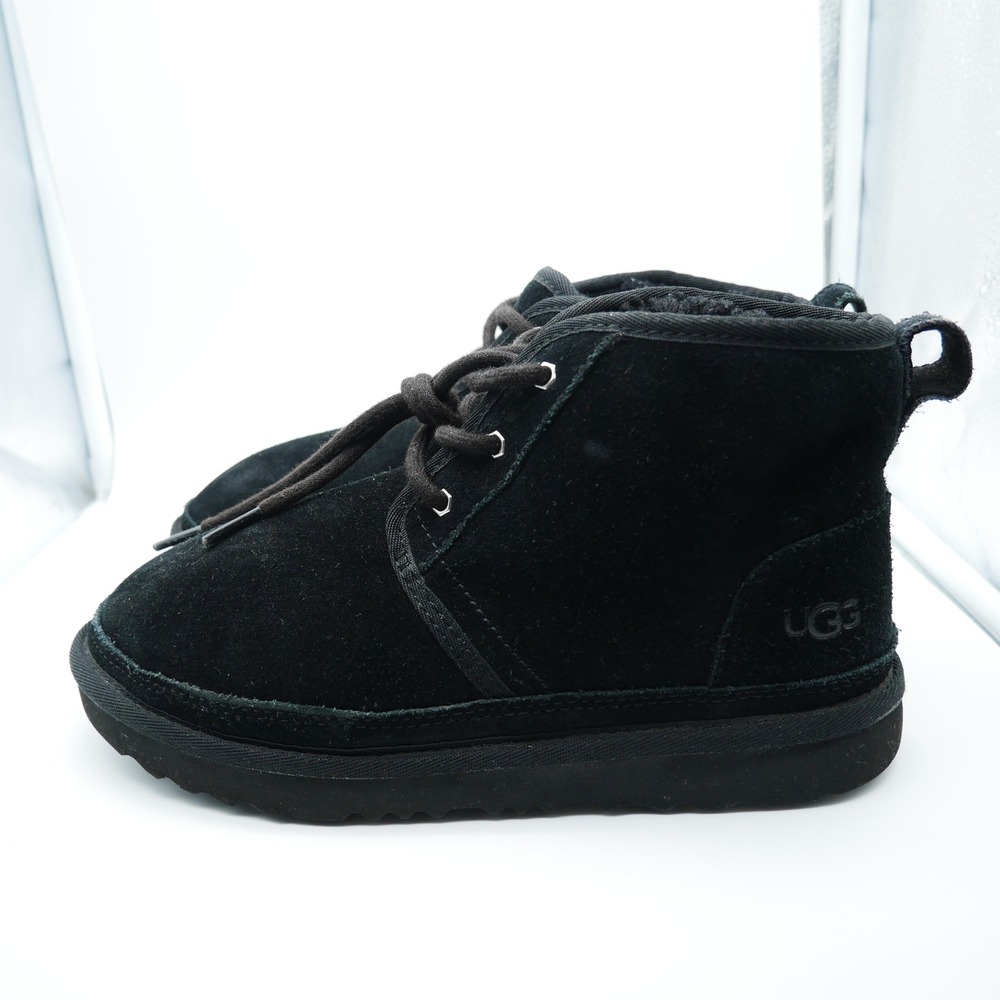 UGG Neumel Black Suede Lace Up Chukka Boots 5 Mens * 7 Women 3236